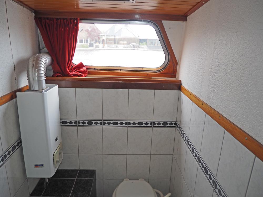 Aft cabin, Accommodation